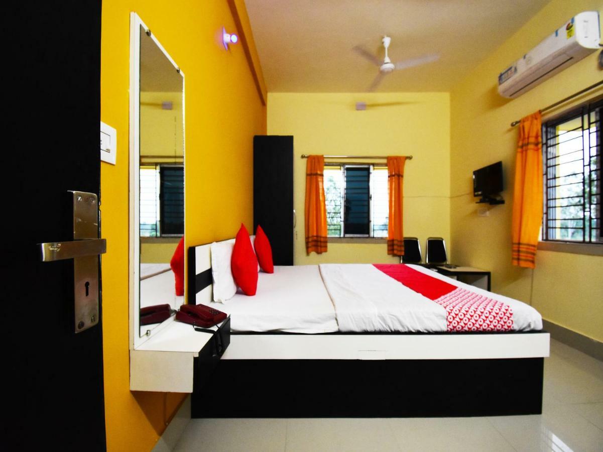 Oyo 43926 Sanchari Atithi Nivas Hotel Bolpur Exterior foto