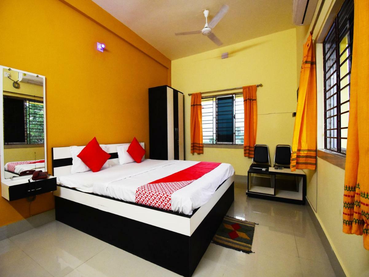 Oyo 43926 Sanchari Atithi Nivas Hotel Bolpur Exterior foto