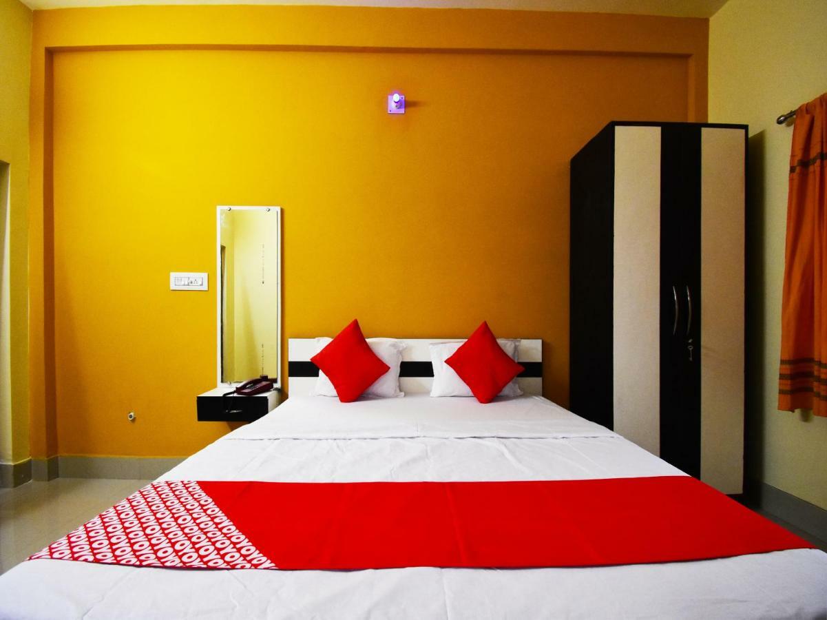 Oyo 43926 Sanchari Atithi Nivas Hotel Bolpur Exterior foto